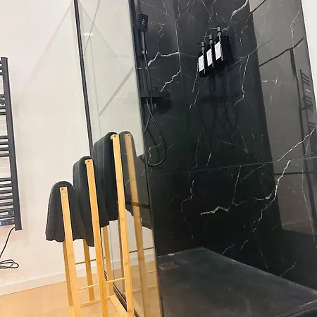 아파트 Elegant Avec Bain Balneotherapie 리에주