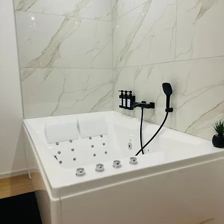 Elegant Avec Bain Balneotherapie Apartman